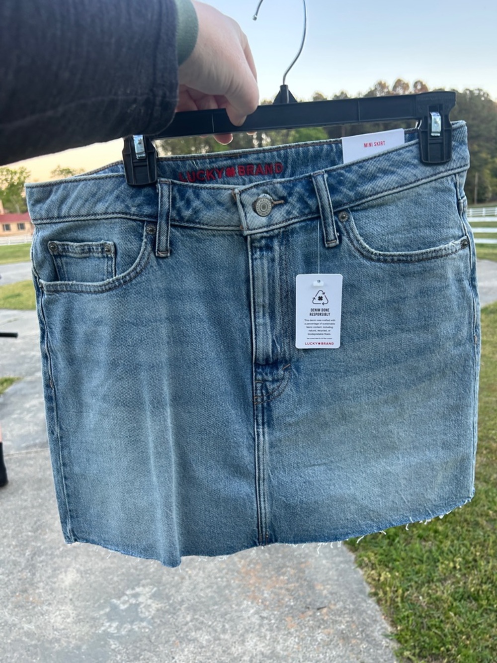 🍀 Lucky Brand Light Blue Sun-kissed Cut Denim Mini Skirt - Picture 7 of 7